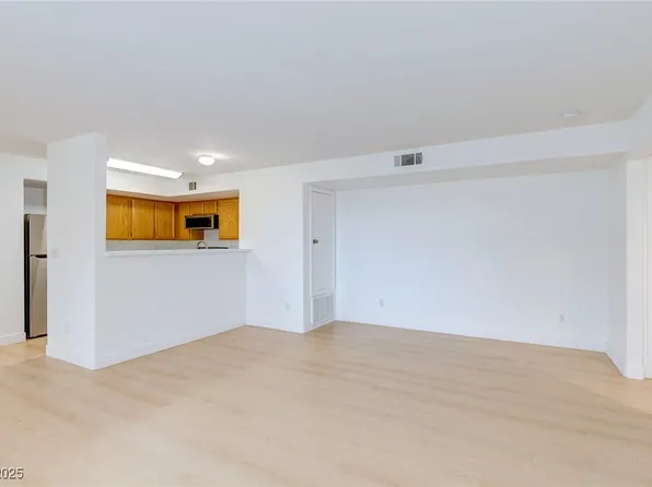 8450 Alta Dr Unit 136, Las Vegas, NV 89145