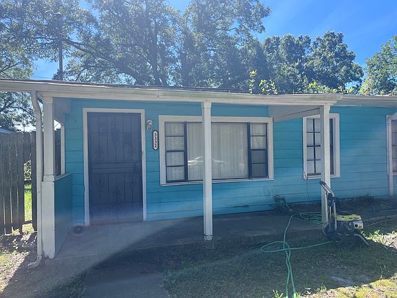 3rd image of 3332 Marcus Dr