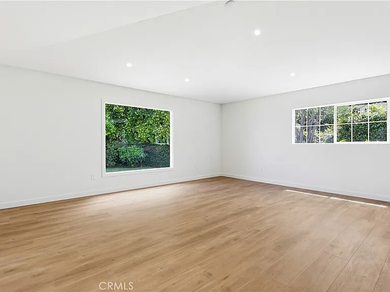 5440 Alcove Ave — Photo 12