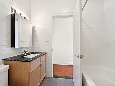 3rd image of 611 W 137th St APT 32