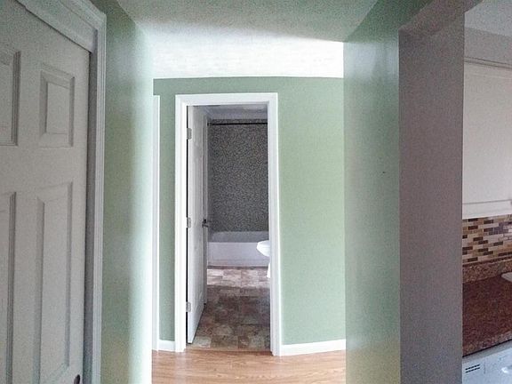 3rd image of 1004 Lookout Trl APT E