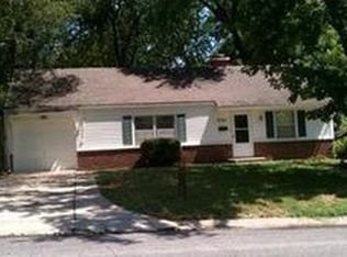 7521 Booth Dr, Prairie Village, KS 66208