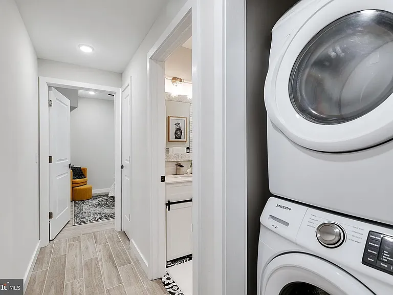 1825 Ginnodo St #1R — Photo 23
