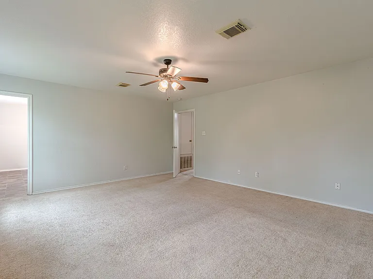 164 Springtree Holw — Photo 35