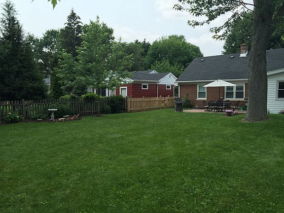 3rd image of 709 S Evergreen Ave