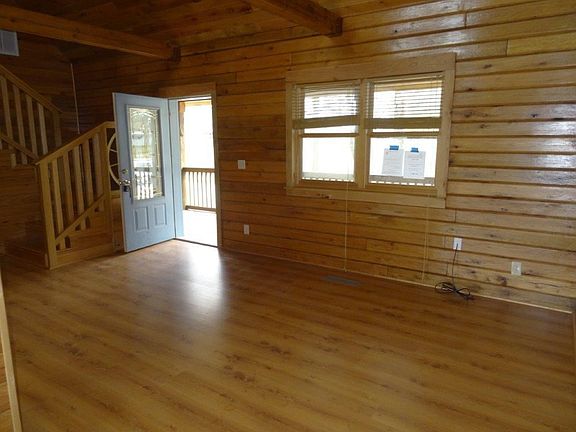 3rd image of 700 Zion St