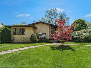 13155 Sherwood Dr, Huntington Woods, MI