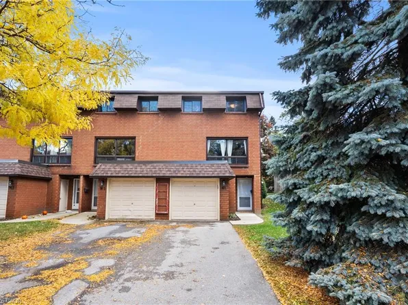 444 Stone Church Rd W #N1, Hamilton, ON L9B 1R1