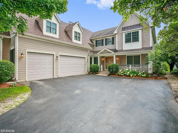 141 Walnut St, Libertyville, IL 60048