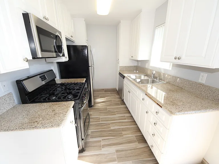 Westgate Court — Photo 7