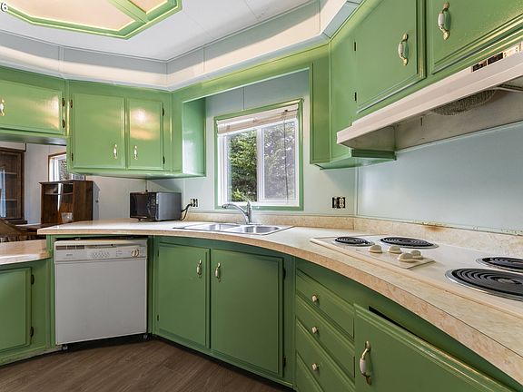 5th image of 1600 Rhododendron Dr Space 415