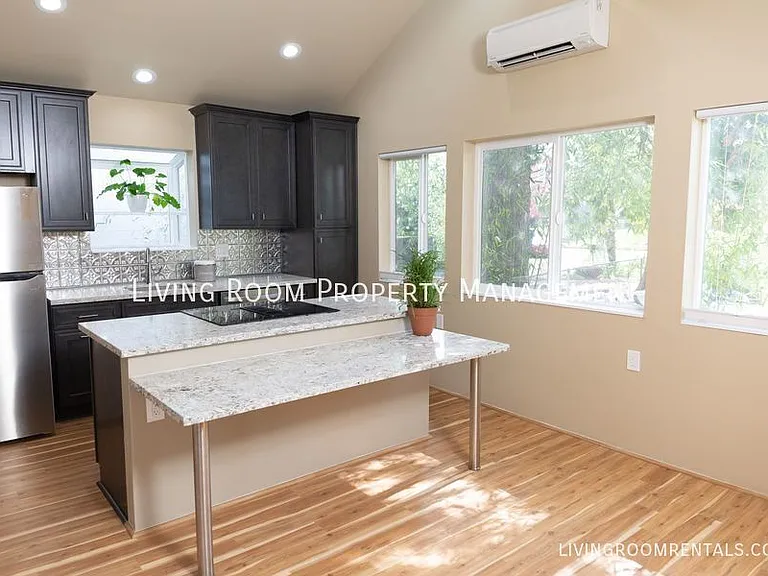 37 NE Morgan St #B — Photo 14
