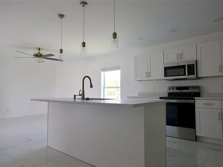3428 Jeffcott St — Photo 5