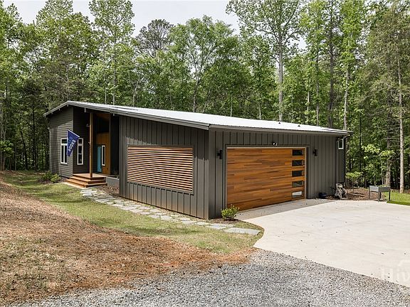 3rd image of 3653 Barnett Shoals Road