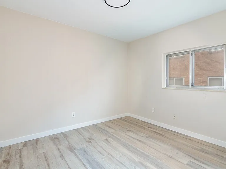 Forest Creek Apartments — Photo 7