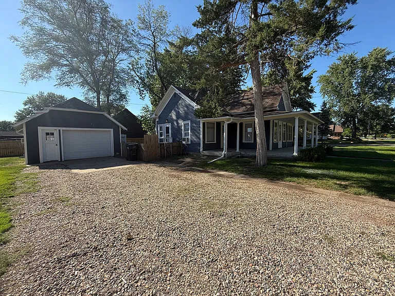 207 N Cauley