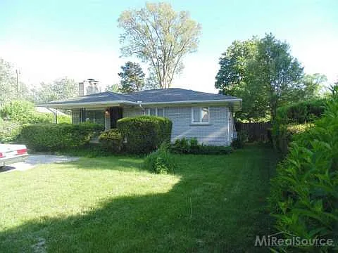 2724 Iowa Dr photo 1