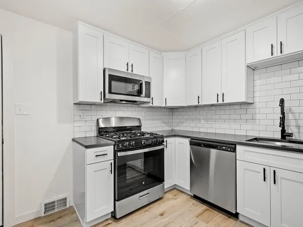 2970 Harmening Ave, Pittsburgh, PA 15227