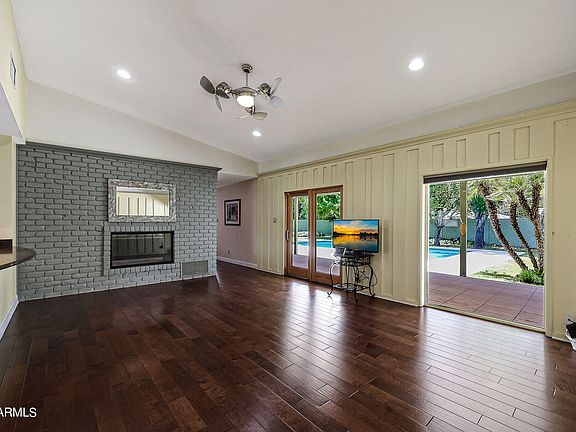 5th image of 231 W GARDENIA Drive