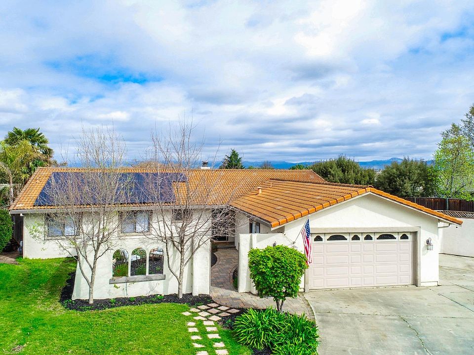 1st image of 34 Carol Anns Ct
