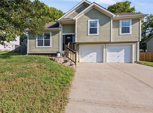 102 Echo Rdg, Buckner, MO 64016