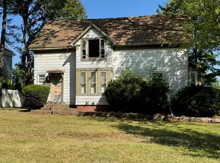 61 S Main St, Middleton, MA 01949