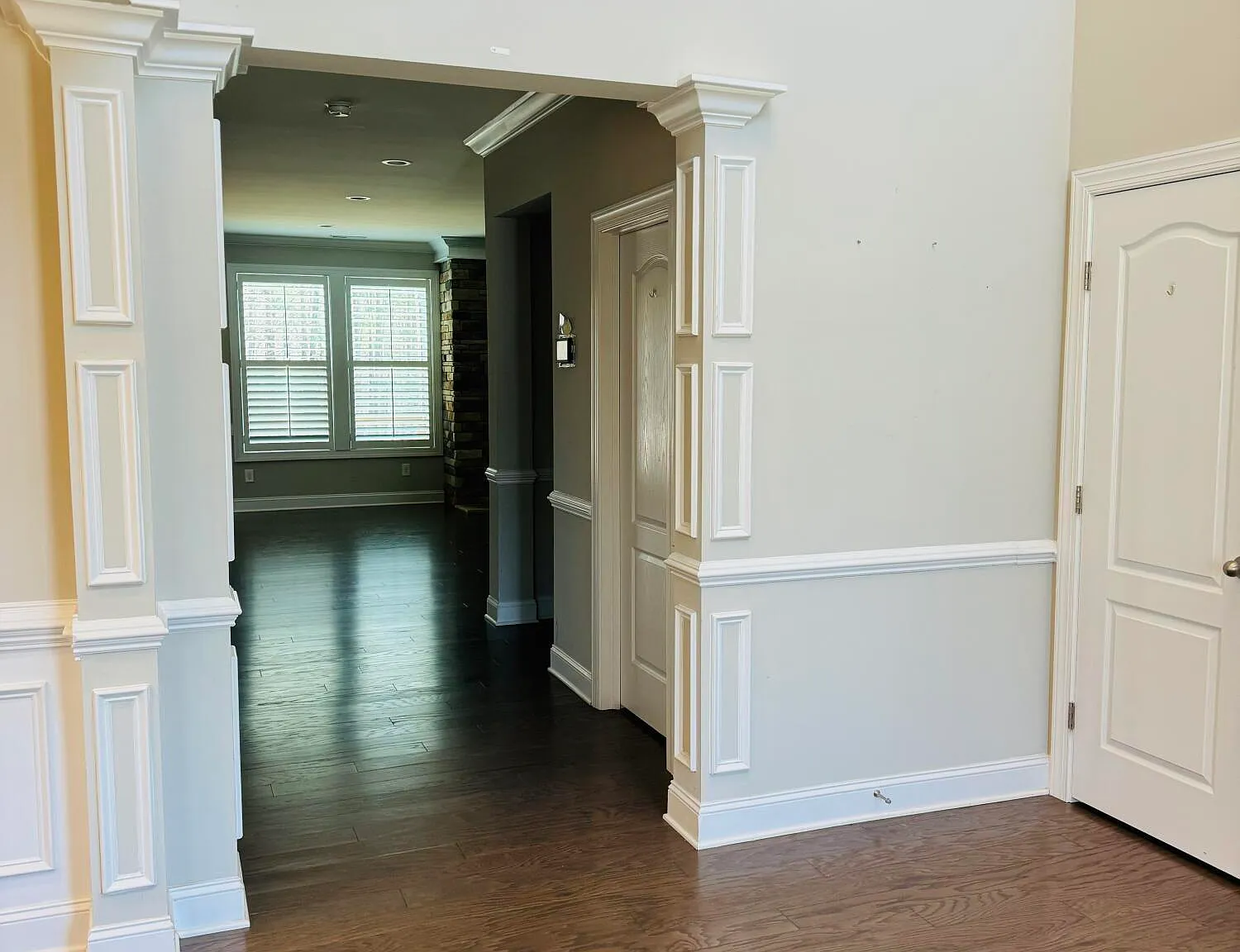5 bed, 4.5 bath, 3770 sqft, $3,895 — Photo 2