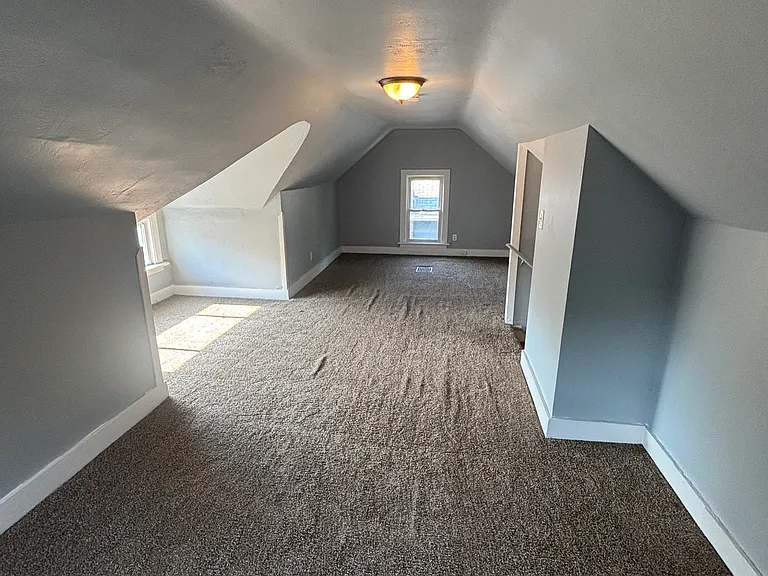 1163 Pondview Ave — Photo 17