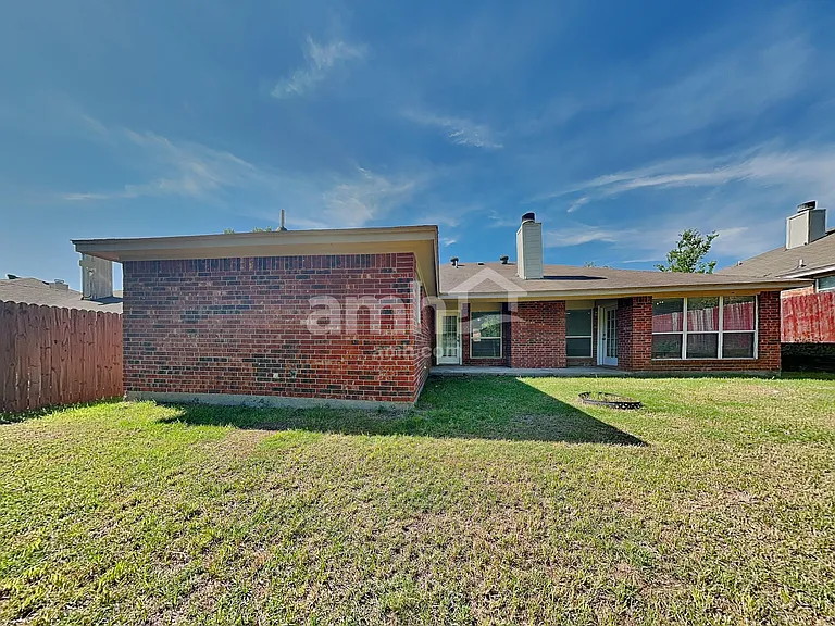 818 La Sierra Ct — Photo 18