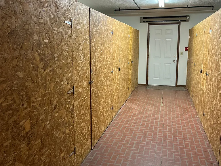 Bank Street Apartments — Photo 10