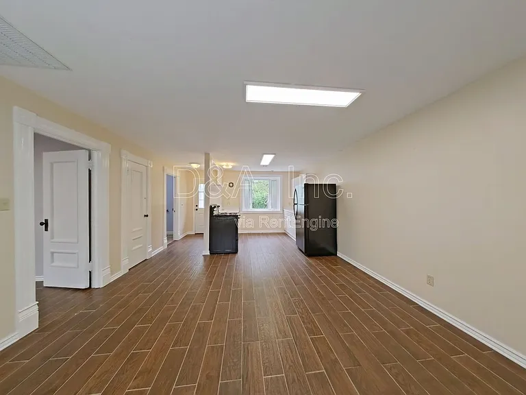 236 NW Walker Ln #B — Photo 4
