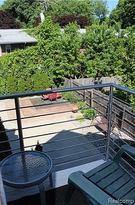 5th image of 313 N Washington Ave