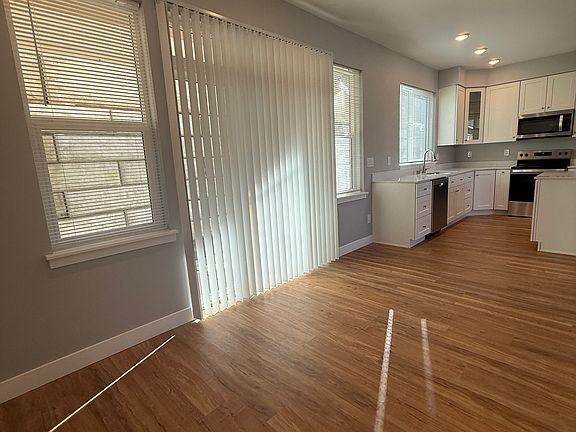 5th image of 3526 Sussex Dr