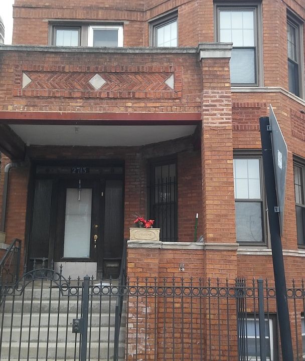 1st image of 2715 W Medill Ave