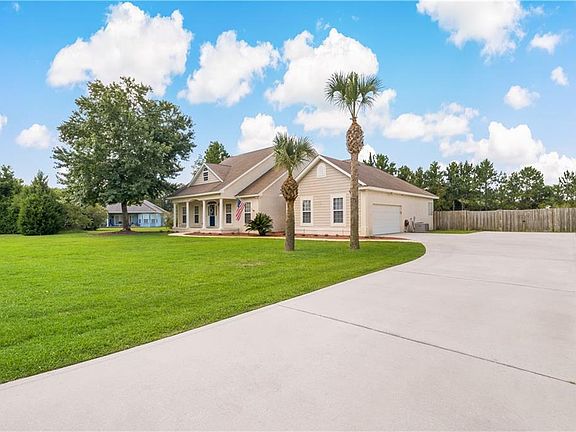 5th image of 117 Brookwater Dr