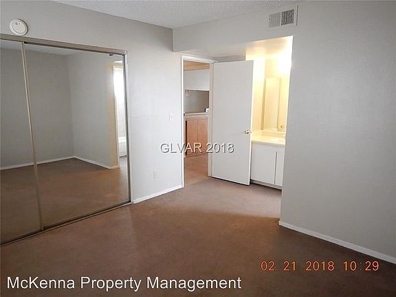 3rd image of 3708 Scuba Cir Unit 1