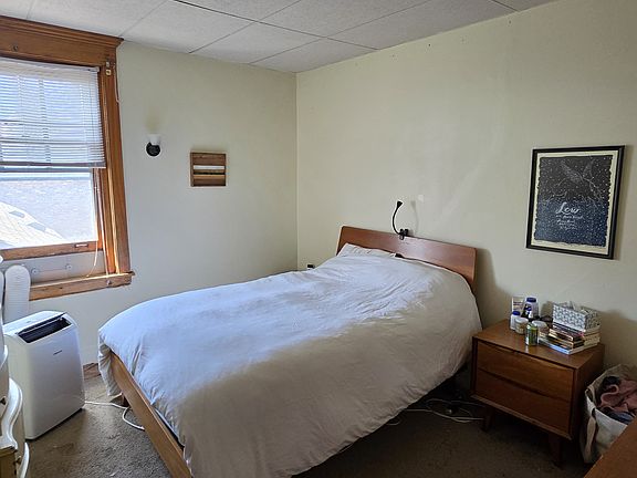 4th image of 731 E 1st St APT 7