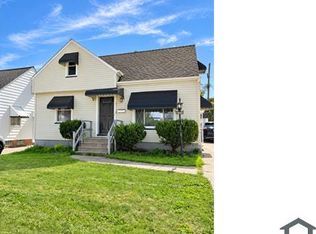15916 Edgewood Ave, Maple Heights, OH 44137