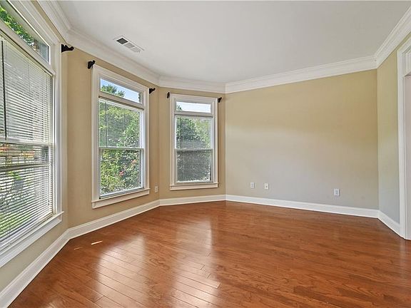 4th image of 1413 Park Hollow Ln