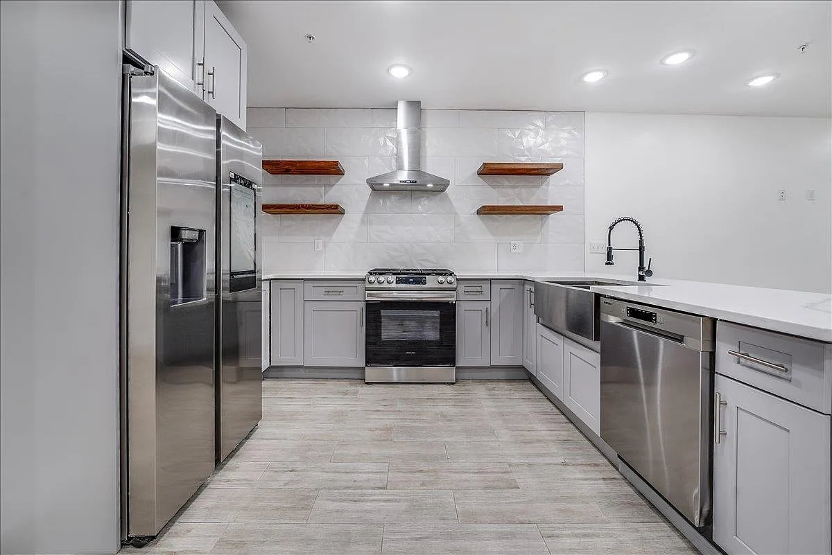3 bed, 2.0 bath, 1400 sqft, $3,850 — Photo 1