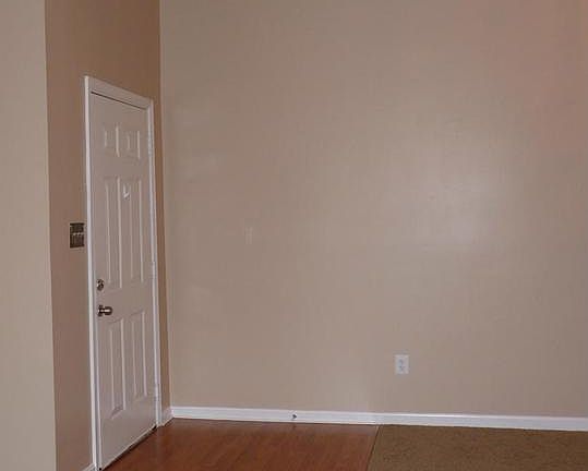 5th image of 312 Blue Water Ct Unit 301