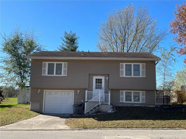 2904 Robin Ln, Sedalia, MO 65301