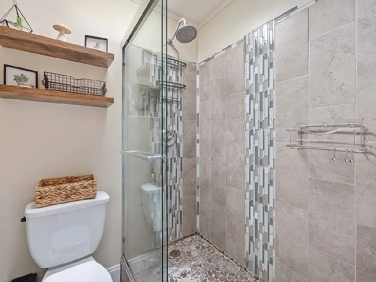 1504 Melanie Ln — Photo 20