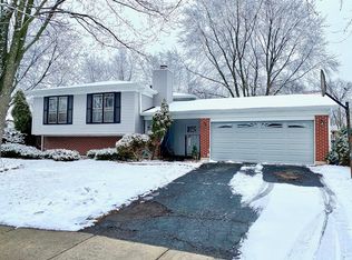 354 King Arthur Ct, Bolingbrook, IL 60440