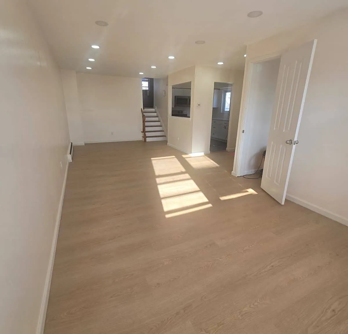 3 bed, 1.5 bath, 1100 sqft, $3,999 — Photo 3