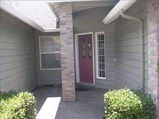 5th image of 2407 NE 45th Cir