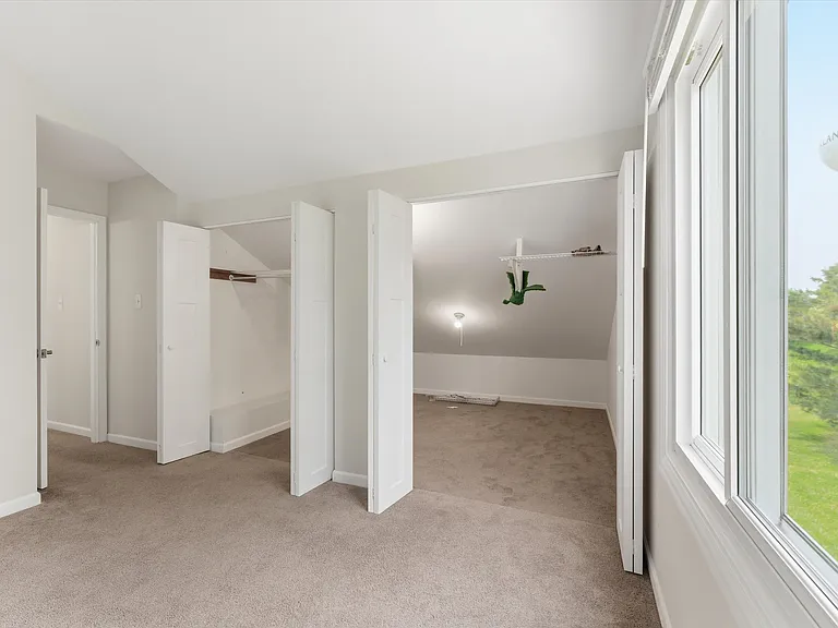 15826 Farm Hill Dr — Photo 19