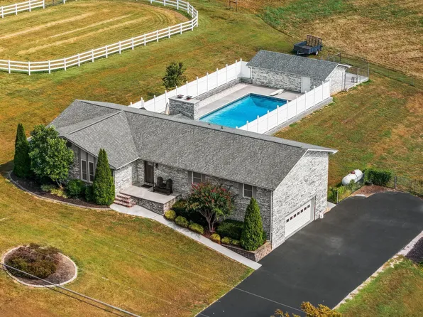 8120 Bell Rd, Knoxville, TN 37938