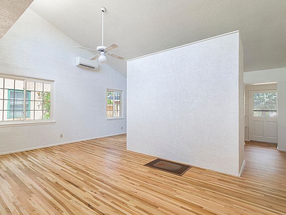 5th image of 3305 Wilway Ave NE