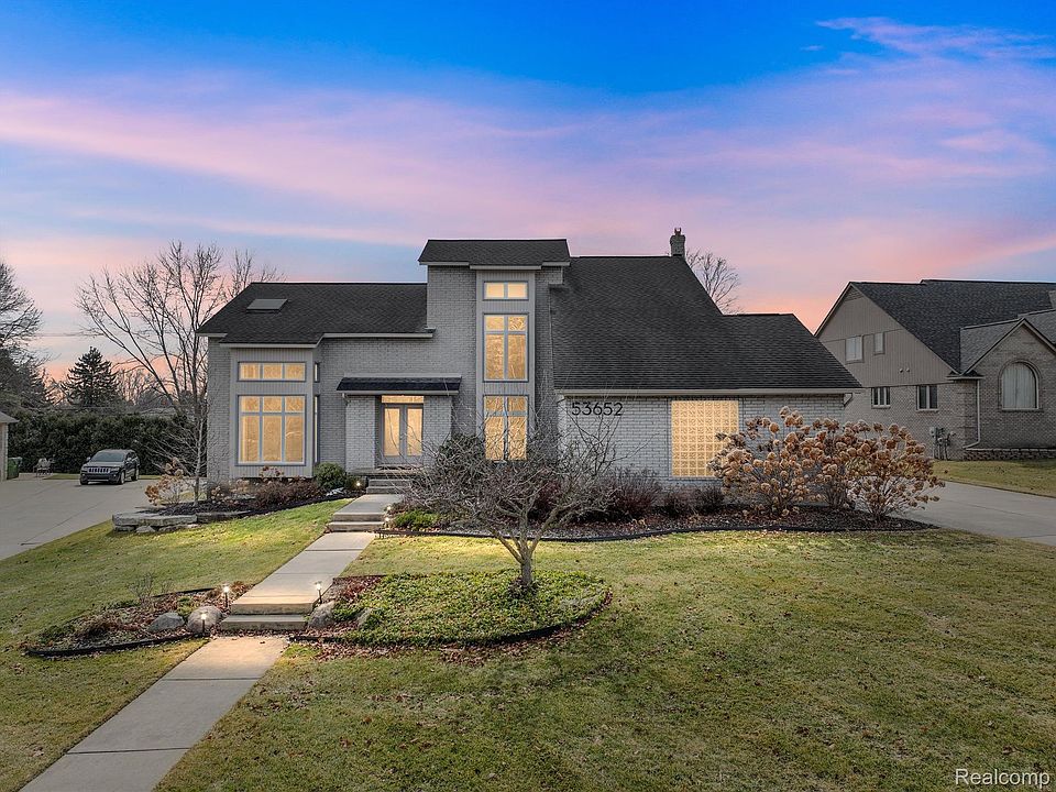 1st image of 53652 Buckingham Ct